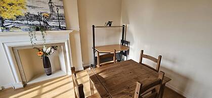 Brondesbury Apartment
