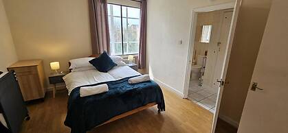 Brondesbury Apartment