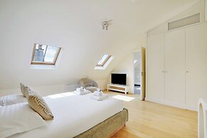 Apt a/c 3br/6p - Saint-lazare/les Champs Elysee