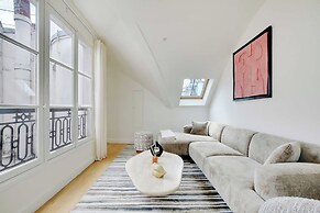 Apt a/c 3br/6p - Saint-lazare/les Champs Elysee