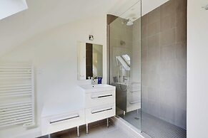 Apt a/c 3br/6p - Saint-lazare/les Champs Elysee