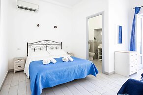 LO NARDO ACCOMMODATION