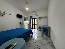 LO NARDO ACCOMMODATION