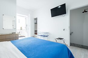 LO NARDO ACCOMMODATION