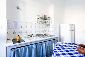 LO NARDO ACCOMMODATION