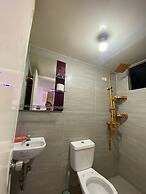 Golden Loft With Mood Lighting,stylish Staycation Loft Fast Wi-fi, Sof