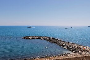 Charming Studio - 2p/ac - Sea View - Antibes