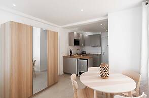 Charming Studio - 2p/ac - Sea View - Antibes