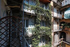 Tomato Backpackers
