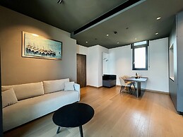 128 LIM - 2106 Stay Only Tower Suite