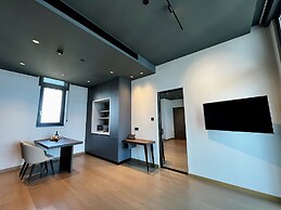 128 LIM - 2106 Stay Only Tower Suite