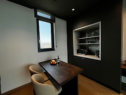 128 LIM - 2106 Stay Only Tower Suite