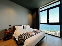 128 LIM - 2106 Stay Only Tower Suite