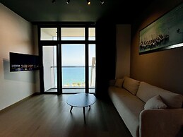 128 LIM - 2106 Stay Only Tower Suite