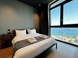 128 LIM - 2106 Stay Only Tower Suite