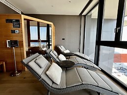 128 LIM - 2106 Stay Only Tower Suite