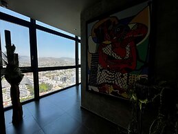 128 LIM - 2005 Stay Only Tower Suite