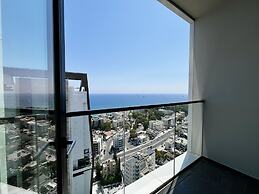 128 LIM - 2002 Stay Only Tower Suite