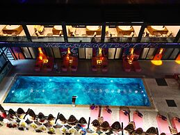 Vice City Beach Resort Otel