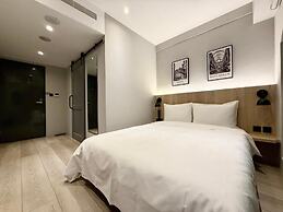 N2 Hotel
