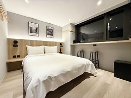 N2 Hotel