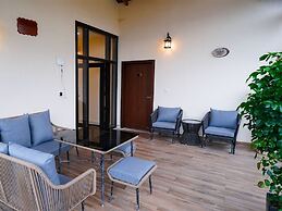 The Lakemont Villa