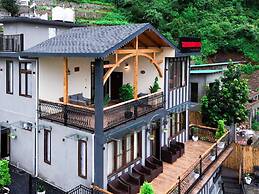 The Lakemont Villa