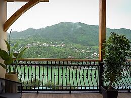 The Lakemont Villa