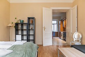 Longstay 2BR Apt in Central Area