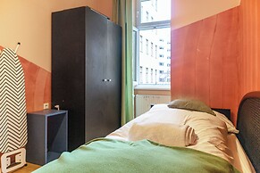 Longstay 2BR Apt in Central Area