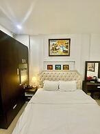 Bay Luxury Chariot Hotel