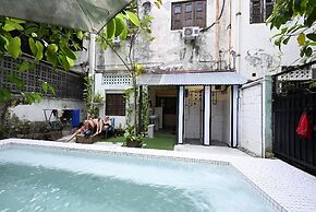 Poolside By Mingle