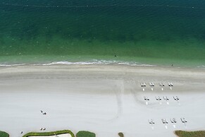 KeyRock - Grand Bleu Apt with Palm View