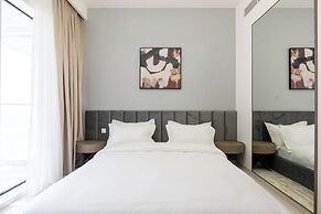 KeyRock - Grand Bleu Apt with Palm View