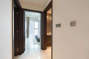 KeyRock - Grand Bleu Apt with Palm View