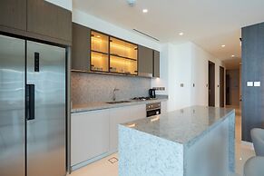 KeyRock - Grand Bleu Apt with Palm View