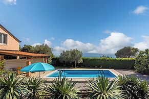 Tiny House With Private Pool Kostrena