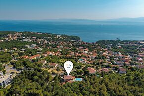 Tiny House With Private Pool Kostrena