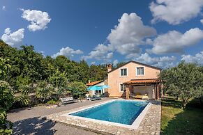 Tiny House With Private Pool Kostrena