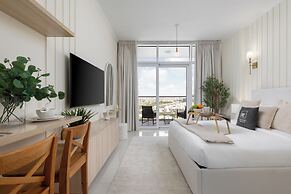 Maison Privee - Stylish Studio w/ Top Facilities in Damac Hills