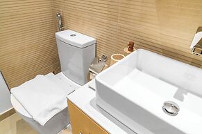 Cozy Chic 2BR - Pool Gym Access - JVC