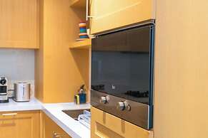 Cozy Chic 2BR - Pool Gym Access - JVC