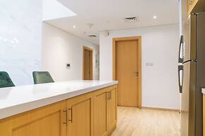 Cozy Chic 2BR - Pool Gym Access - JVC