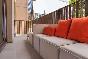 Cozy Chic 2BR - Pool Gym Access - JVC