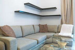 Cozy Chic 2BR - Pool Gym Access - JVC