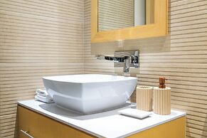 Cozy Chic 2BR - Pool Gym Access - JVC