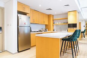Cozy Chic 2BR - Pool Gym Access - JVC