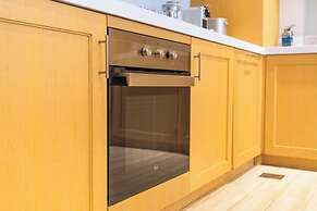 Cozy Chic 2BR - Pool Gym Access - JVC