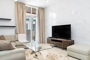 Cozy Chic 2BR - Pool Gym Access - JVC