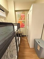 Aesthetic Cozy Apartment Condo With Pool Balcony & Deck